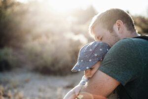 father staying calm during toddler tantrums